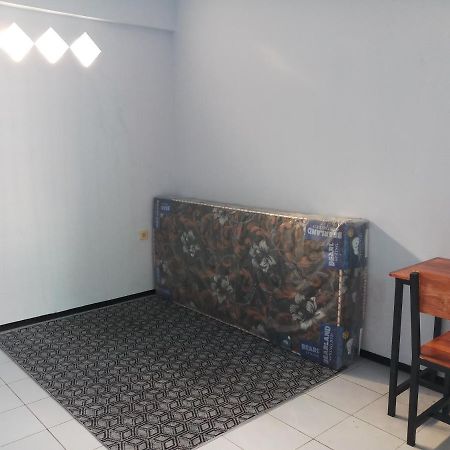 Welirang 20B Homestay - Max 2 Orang Per Kamar Маланг Экстерьер фото
